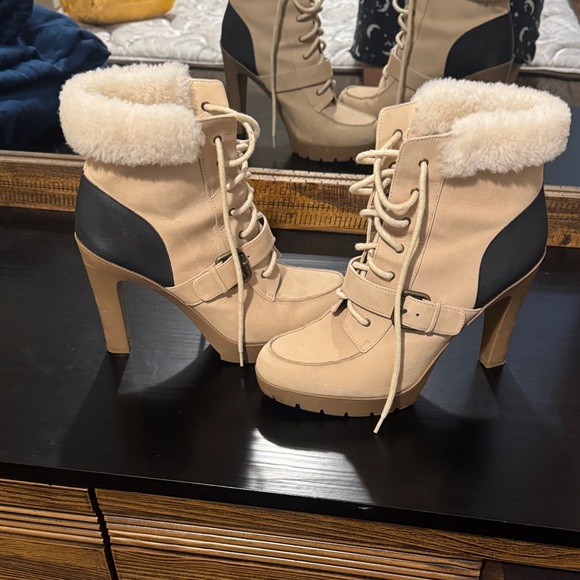 Lauren Ralph Lauren Beige Lace-Up Winter Boots - Picture 3 of 6